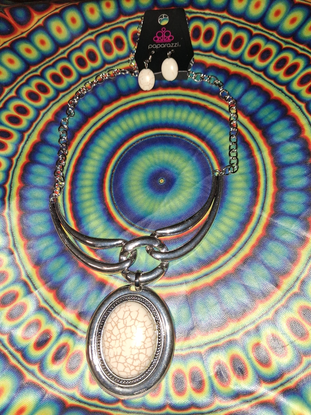 paparazzi Silver Necklace with Cream Crackle Oval Pendant